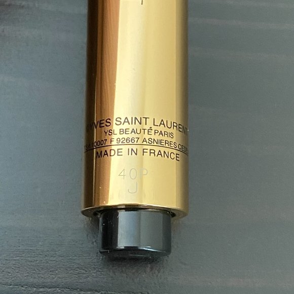 YSL Touche Éclat Brightening Pen Luminous Radiance - Picture 8 of 11